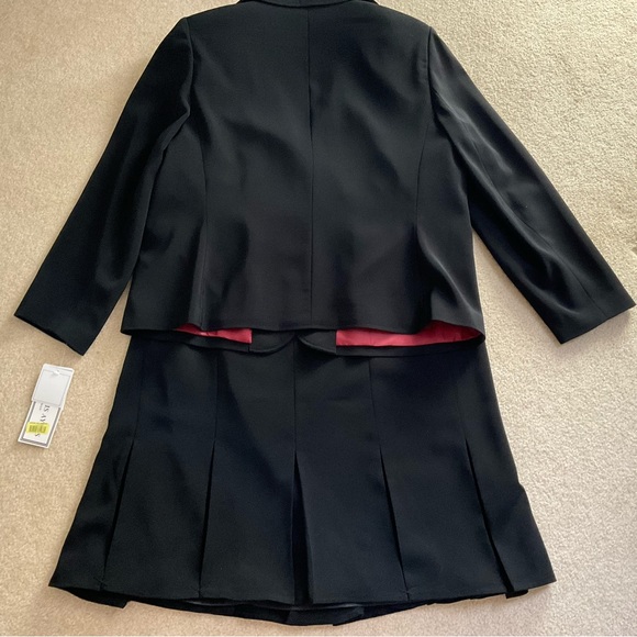 Travis Ayer Woman's 2 Piece Black Suit Size 16W Blazer Jacket Skirt Work Church - Picture 2 of 12